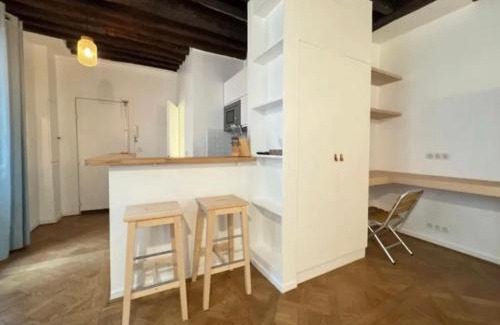 Quartier Sainte-Avoye Apartment | Immersion parisienne, Appartement au centre Paris
