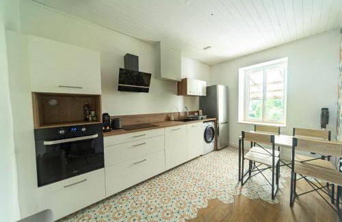 Saint-Didier-sur-Chalaronne House | Immeuble 3 Hébergements Entre Dombes et Saône