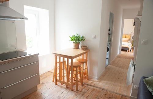 Rive Droite Apartment | Immeuble de 3 appartements avec cour intérieure