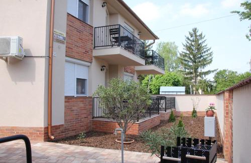 Hajduszoboszlo Apartment | Imola és Andrea Apartmanház 2
