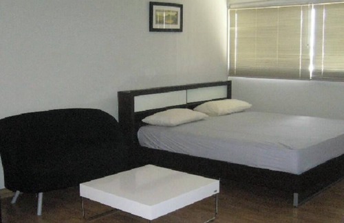 Ban Mai Bed & Breakfast | Impact Challenger Muang Thong Thani Apartment