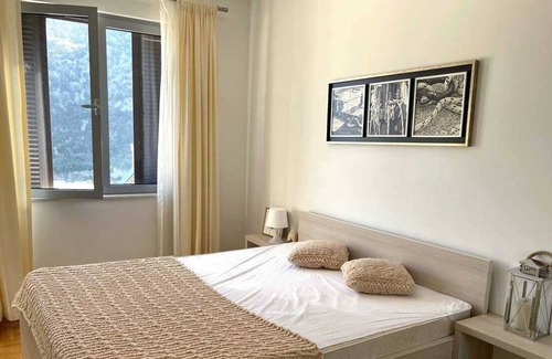 Kotor Old Town Apartment | Impeccable 1-Bed Apartment in Morinj