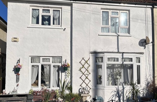 Weston-super-Mare House | Impeccable 2-bed House in Weston-super-mare