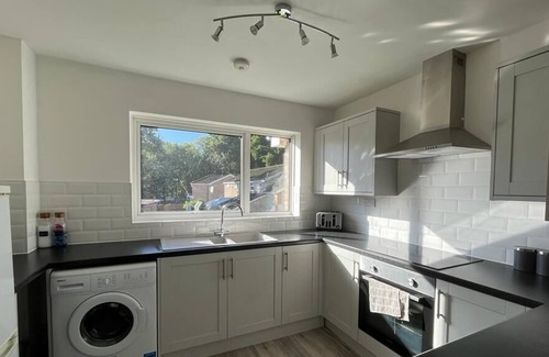 Eastleigh Apartment | Impeccable 2-Bed Apartment in Eastleigh