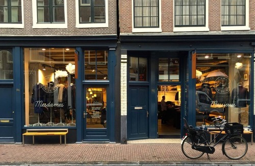 Haarlemmerbuurt Apartment | Impeccable 3-Bed Apartment in Amsterdam