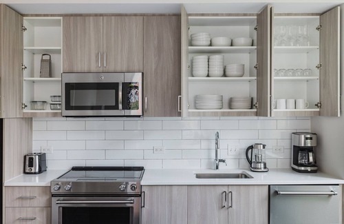 Bethesda Apartment | Impeccable Bethesda 2BR w/Rooftop & Gym, nr Metro, by Blueground