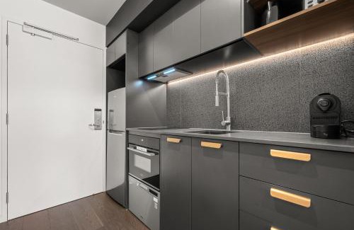 Braddon Apartment | Impeccable Braddon Studio with Outdoor Dining