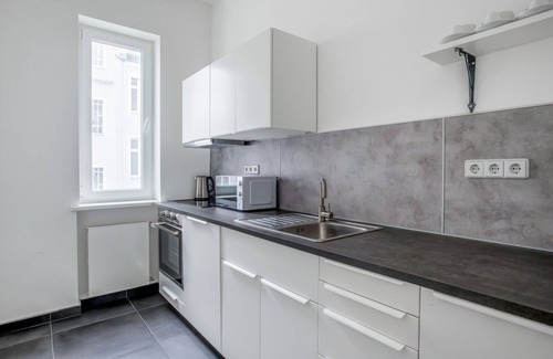 Wilmersdorf Apartment | Impeccable Charlottenburg Studio nr KaDeWe, by Blueground