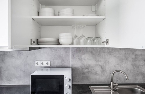 Wilmersdorf Apartment | Impeccable Charlottenburg Studio nr KaDeWe, by Blueground