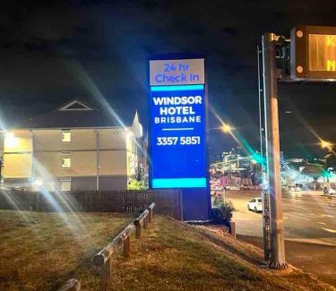 Windsor Hotel | Imperial Motel Windsor