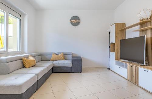 Lugano Apartment | Imperial of Lugano 2 with a lake view and garden behind the station and 10 min from the lake of Lugano