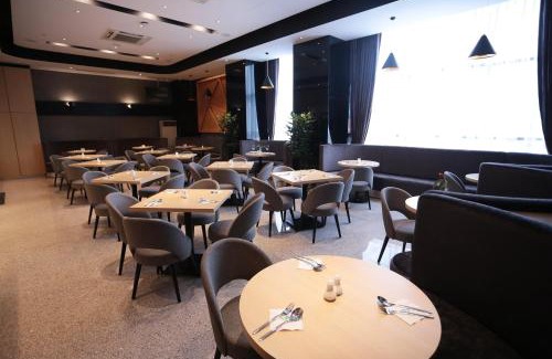 Kampung Surabaya Hotel | Imperial Riverbank Hotel Kuching