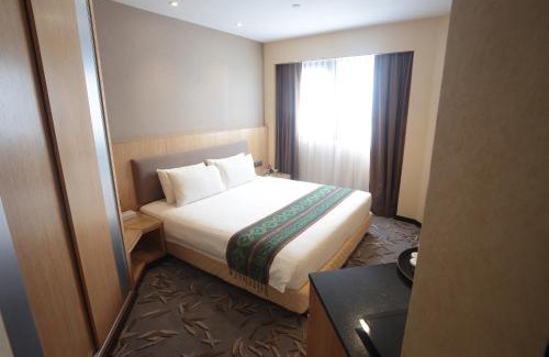 Kampung Surabaya Hotel | Imperial Riverbank Hotel Kuching