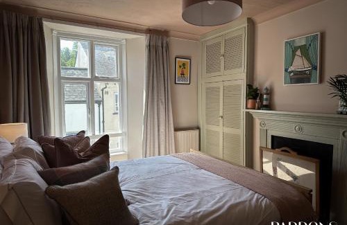 Tavistock Apartment | Impressive 3 bedroom town centre apartment Tavistock, DEVON