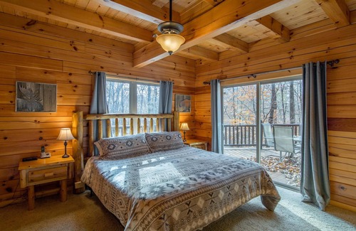 Rockbridge Cabin | Impressive 5 bedroom lodge with seasonal in ground pool and new custom theater. Near Cantwell Cliffs