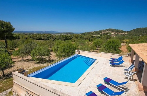 Felanitx Villa | Impressive Converted Farmhouse, A/C, Private Pool, Amazing Views in a Rural Area - 3 km to Felanitx