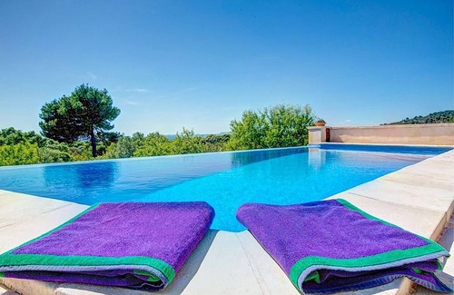 Felanitx Villa | Impressive Converted Farmhouse, A/C, Private Pool, Amazing Views in a Rural Area - 3 km to Felanitx