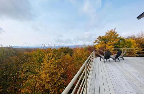 Andover House | Impressive Cottage Rental on Andover Ridge Ideal for Family Vacations in Vermont