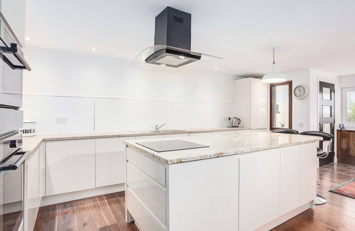 Auchtermuchty Cottage | Impressive larger house, decorated to a very high standard.