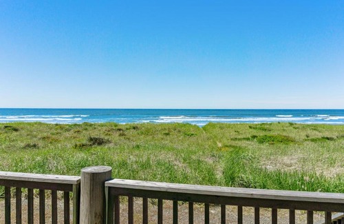 Westport House | Impressive Oceanfront Home