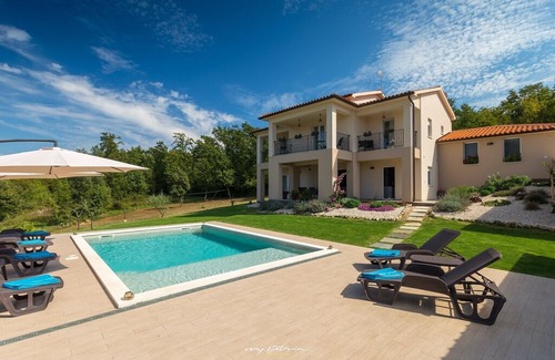 Rakalj Villa | Impressive villa with private pool in Rakalj