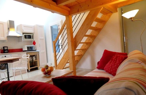 Causse-de-la-Selle Apartment | In a 17th century farmhouse with swimming pool, north of Montpellier, south of the Cévennes
