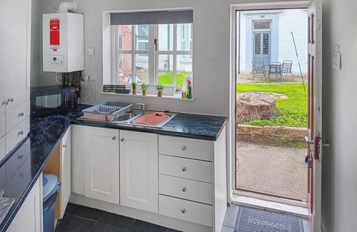 Sunderland Cottage | In a convenient location with a garden and free city centre parking available, this detached propert