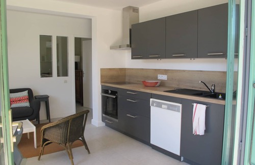 Mirabel-aux-Baronnies House | In a field of olive trees, house for 6-7 people with a large swimming pool