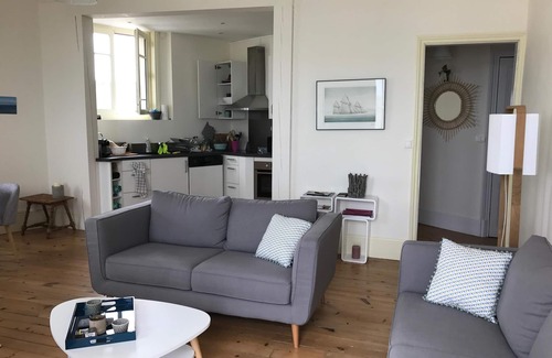 Villers-sur-Mer Apartment | In a listed seaside villa, apartment 6 p.
