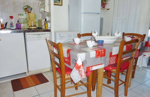 Marseillan Plage Apartment | In a residence with pool
