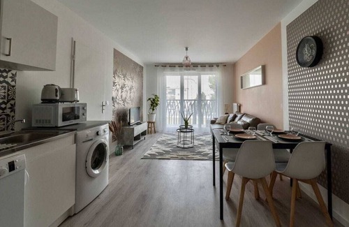 Aulnay-sous-Bois Apartment | In a well-connected building near Charles De Gaulle airport