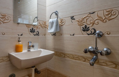 Parra Apartment | In Assagaon near Anjuna beach in a 2 bedroom apartment with a private pool