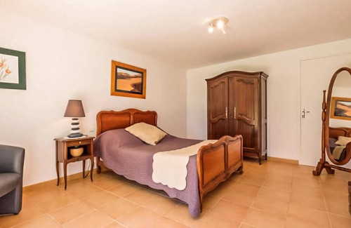 Fontiers-Cabardes House | In beautiful countryside welcomes you charming cottage with pool access.