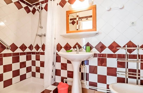 Fontiers-Cabardes House | In beautiful countryside welcomes you charming cottage with pool access.