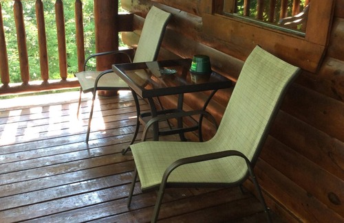 Gatlinburg - Pigeon Forge Cabin | In between Gatlinburg and pigeon Forge