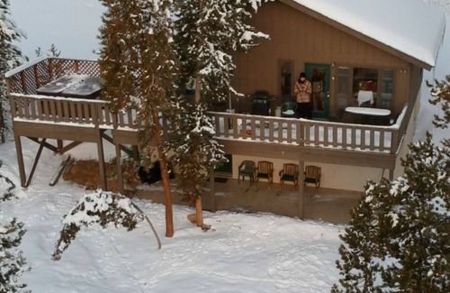 Breckenridge House | In Breck! Private Hot Tub! Near Lifts, Town, Restaurants! Views! Fireplace!