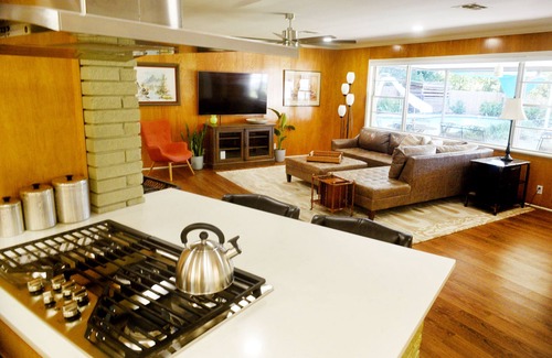 Broadmoor House | in Broadmoor Terrace located on the water (Old River Bayou)