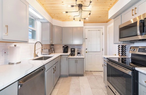 Mechanicsburg House | IN-GROUND POOL, Large Private Fenced Yard, Dining Gazebo, Outdoor Kitchen/Bath
