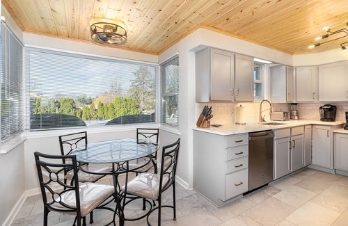 Mechanicsburg House | IN-GROUND POOL, Large Private Fenced Yard, Dining Gazebo, Outdoor Kitchen/Bath