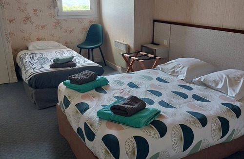 Mur-de-Bretagne Hotel | In Guerlédan, B&B near the lake and cycle path
