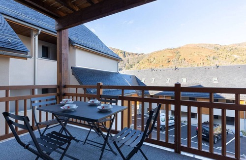 Peyragudes Apartment | In Loudenvielle, modern apt, near cable car, parking, wifi