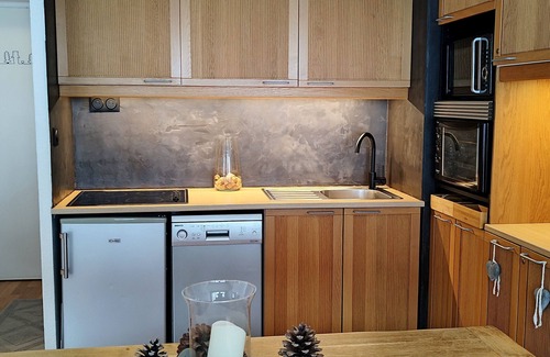 Prapoutel Apartment | In Prapoutel: 2-room cabin, ski-in/ski-out, balcony, 4th floor