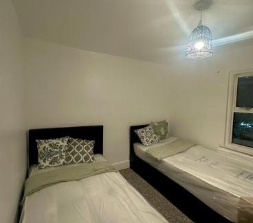 Grove Green House | IN PROCESS - East London Flat Near Stratford