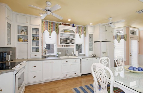 Seaside Cottage | In Seaside Proper, 'Sealink', 4 Houses from Beach, Gulf View