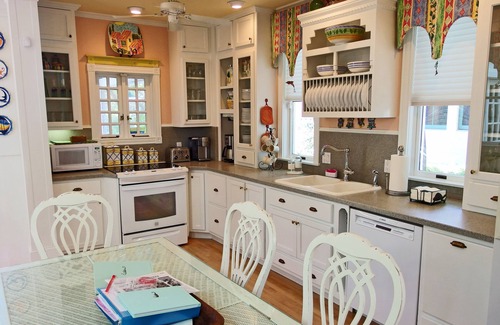 Seaside Cottage | In Seaside Proper, 'Sealink', 4 Houses from Beach, Gulf View