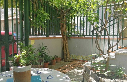 Agropoli Apartment | in the Agropoli historical center on the sea, with garden