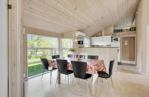 Hou House | In the attractive cottage area between Hals and Hou lies this luxury house.