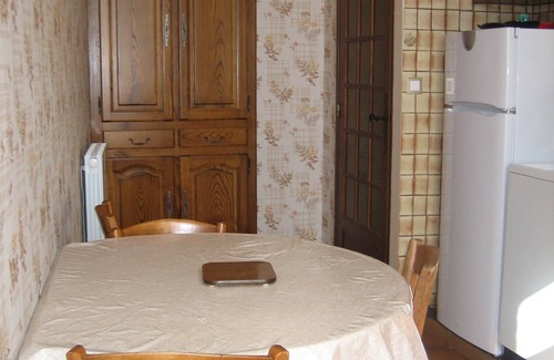 Saint-Geniez-d'Olt Apartment | IN THE CENTER OF THE BOURG FULL SOUTH APARTMENT
