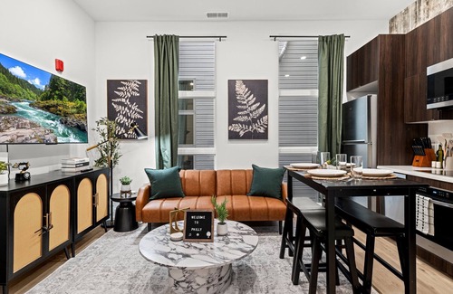 Old City Apartment | In The Center of Old City Philly- Walker Paradise!