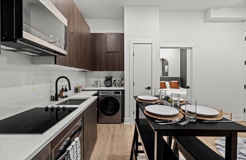 Old City Apartment | In The Center of Old City Philly- Walker Paradise!